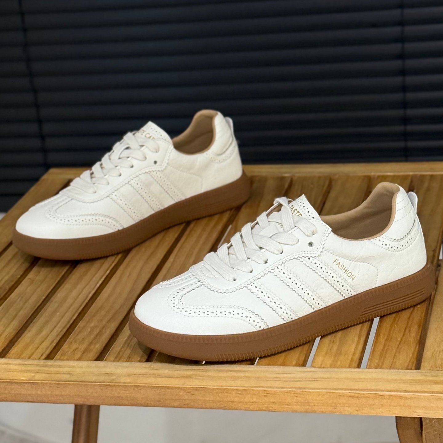 真皮平底板鞋女2026春季新款爆款三条杠休闲德训鞋时尚运动小白鞋,女鞋,休闲板鞋,淘宝优惠券,粉丝福利购,淘宝优惠卷