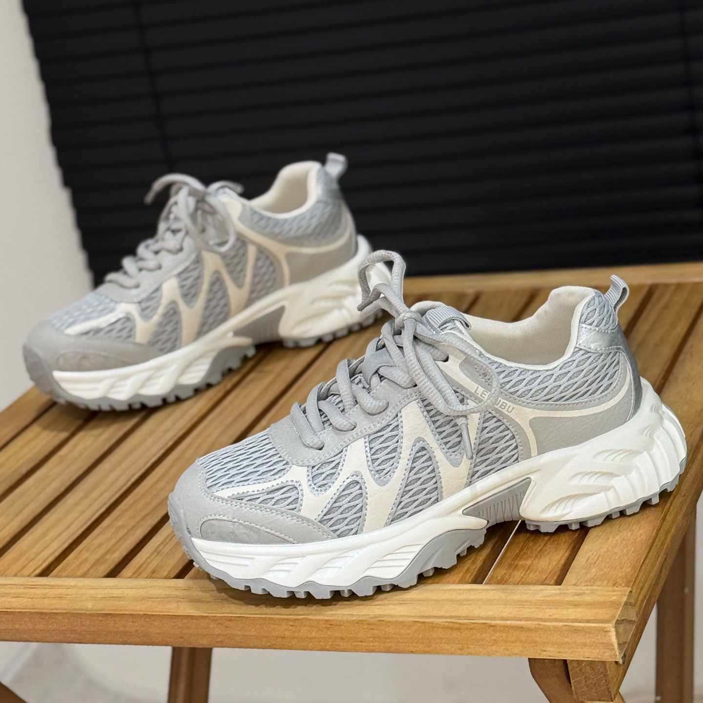 欧货真皮厚底老爹鞋女2025年新款百搭磨砂皮女鞋小个子运动休闲鞋