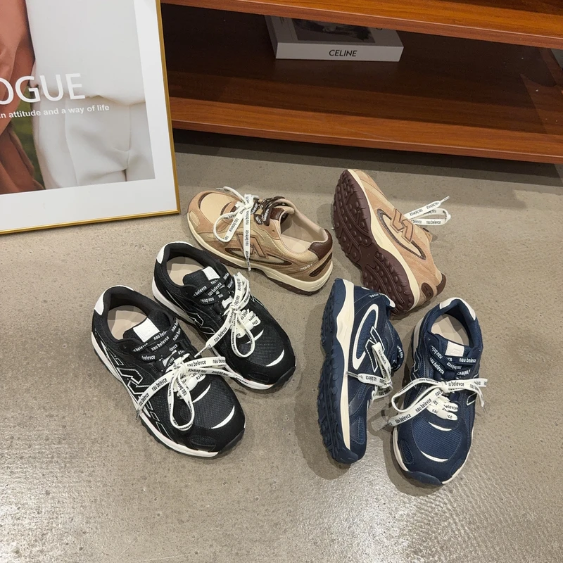 9666-8 秋季新品女真皮拼接布面平底系带休闲鞋时尚增高德训