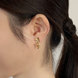 OPs亮闪闪精致立体锆钻小蝴蝶闪耀圆片流苏S925纯银耳钉春夏耳环