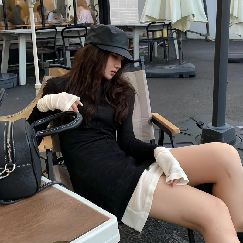 韩系慵懒风假两件撞色打底连衣裙女秋冬辣妹风修身显瘦气质短裙子