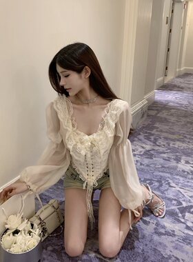 甜美减龄短款蕾丝小衫新款上衣女