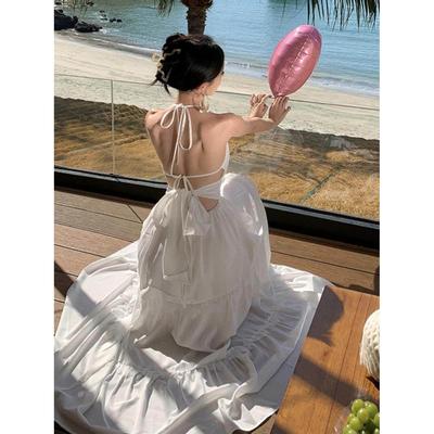 白色吊带挂脖旅游穿搭沙滩