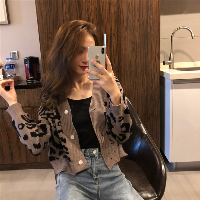 Hong Kong style retro chic Leopard have cash less than that is registered in the accounts fashion jacket Sweater Autumn and winter sweater Cardigan Easy coatin the Women's clothing/Boutique , Sweaters  category - from Buy2taobao.com to provide professional Taobao agent buy service