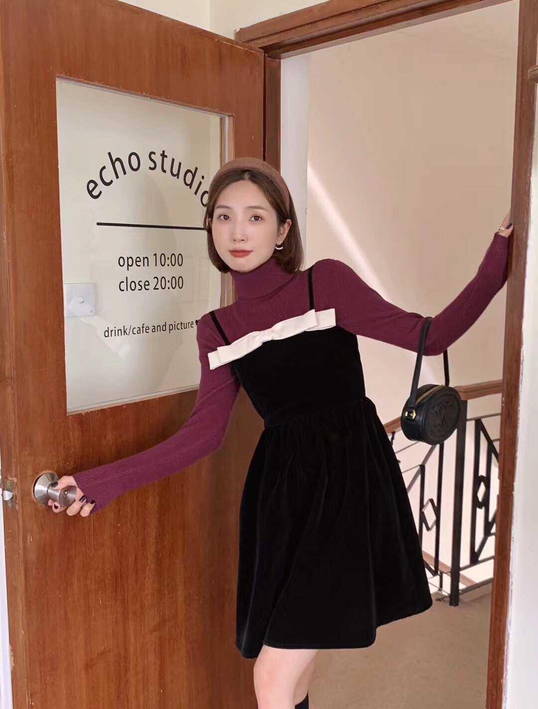 NEWOPEN超甜美丝绒吊带连衣裙女冬季新款韩版收腰蝴蝶结设计短裙