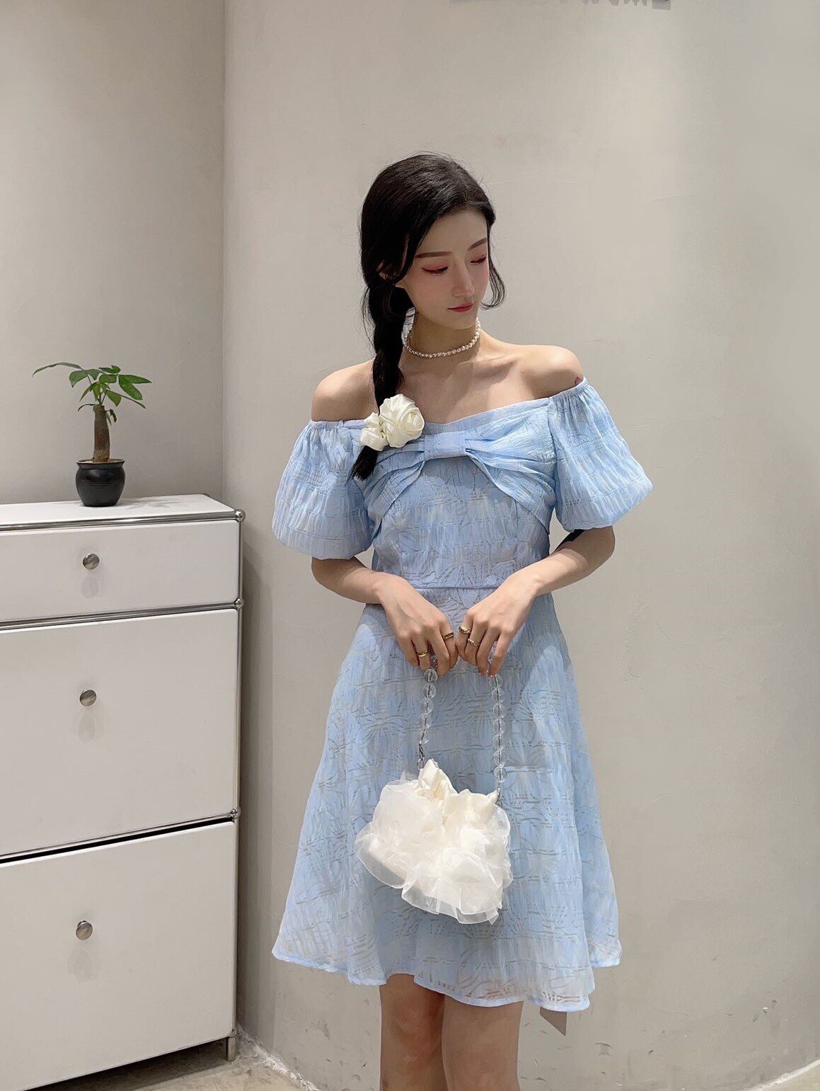 BENYAN一字领连衣裙女夏季新款蝴蝶结设计感小众短裙淑女气质裙子