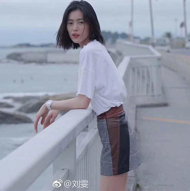 刘雯2021秋季新款高级感大牌格子半身裙欧美高腰气质a字包臀短裙