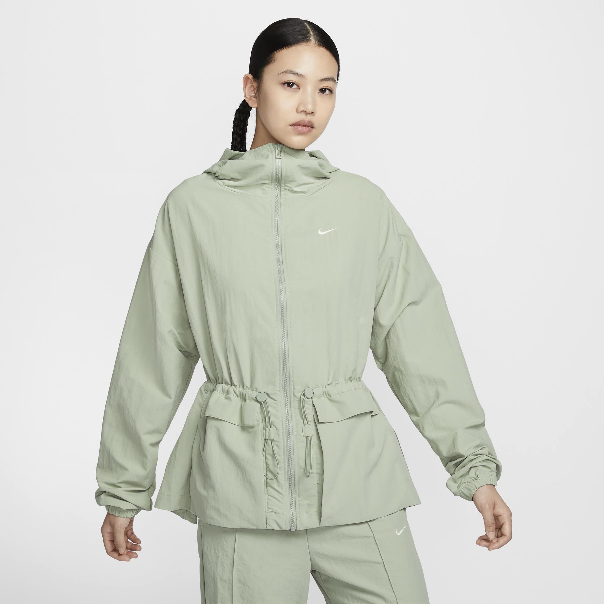 Nike耐克官方女OVERSIZE风梭织连帽夹克防晒衣秋季外套宽松FN3670