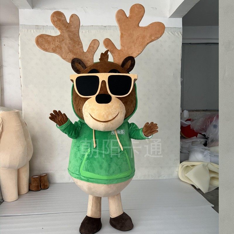 圣诞鹿卡通人偶服装梅花鹿演出表演服饰成人穿行走毛绒玩偶服装