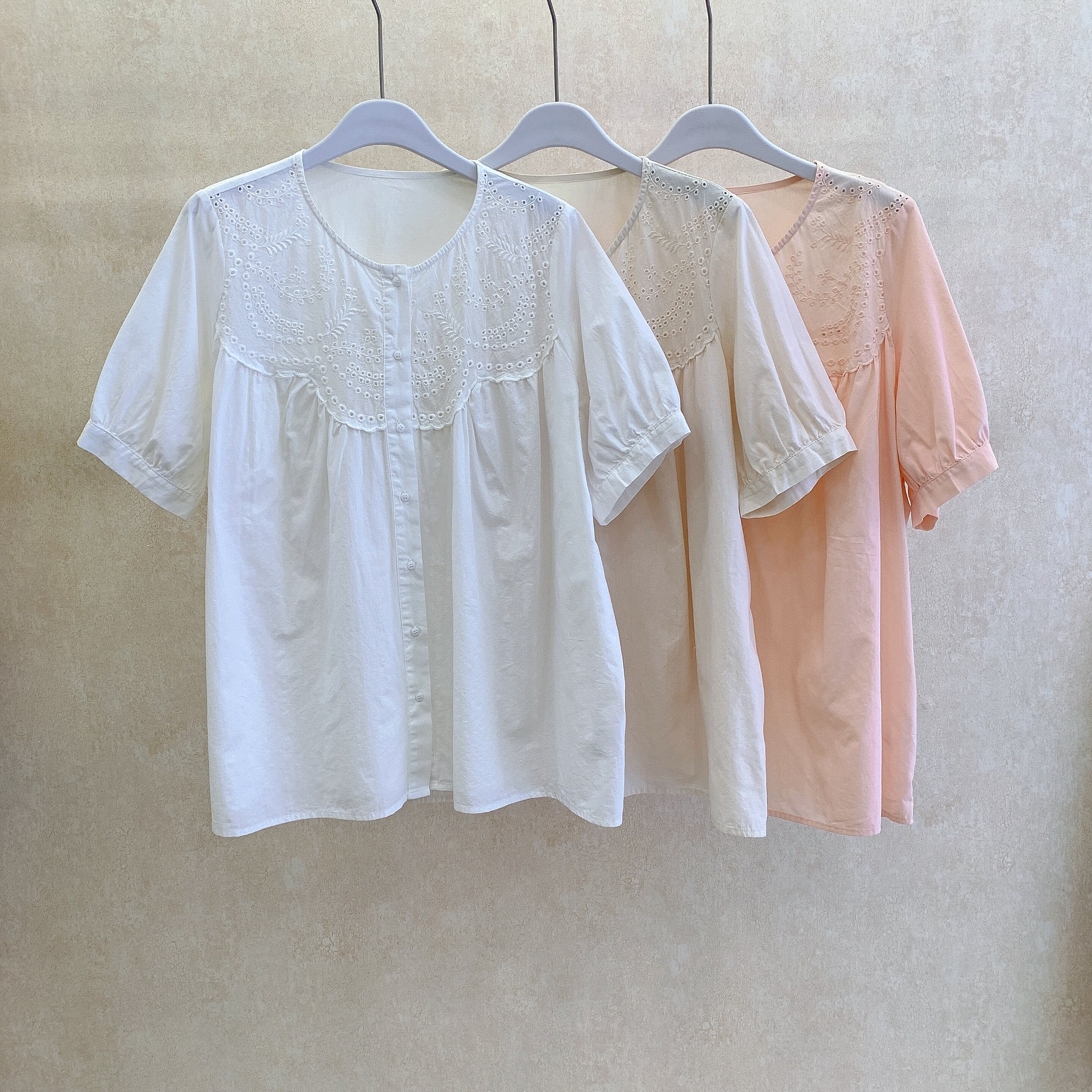 韩系甜美减龄拼接刺绣圆领短袖衬衫女夏季韩范休闲学院风百搭上衣
