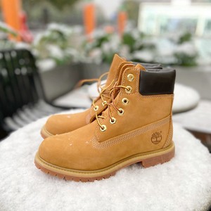 Timberland添柏岚经典大黄靴