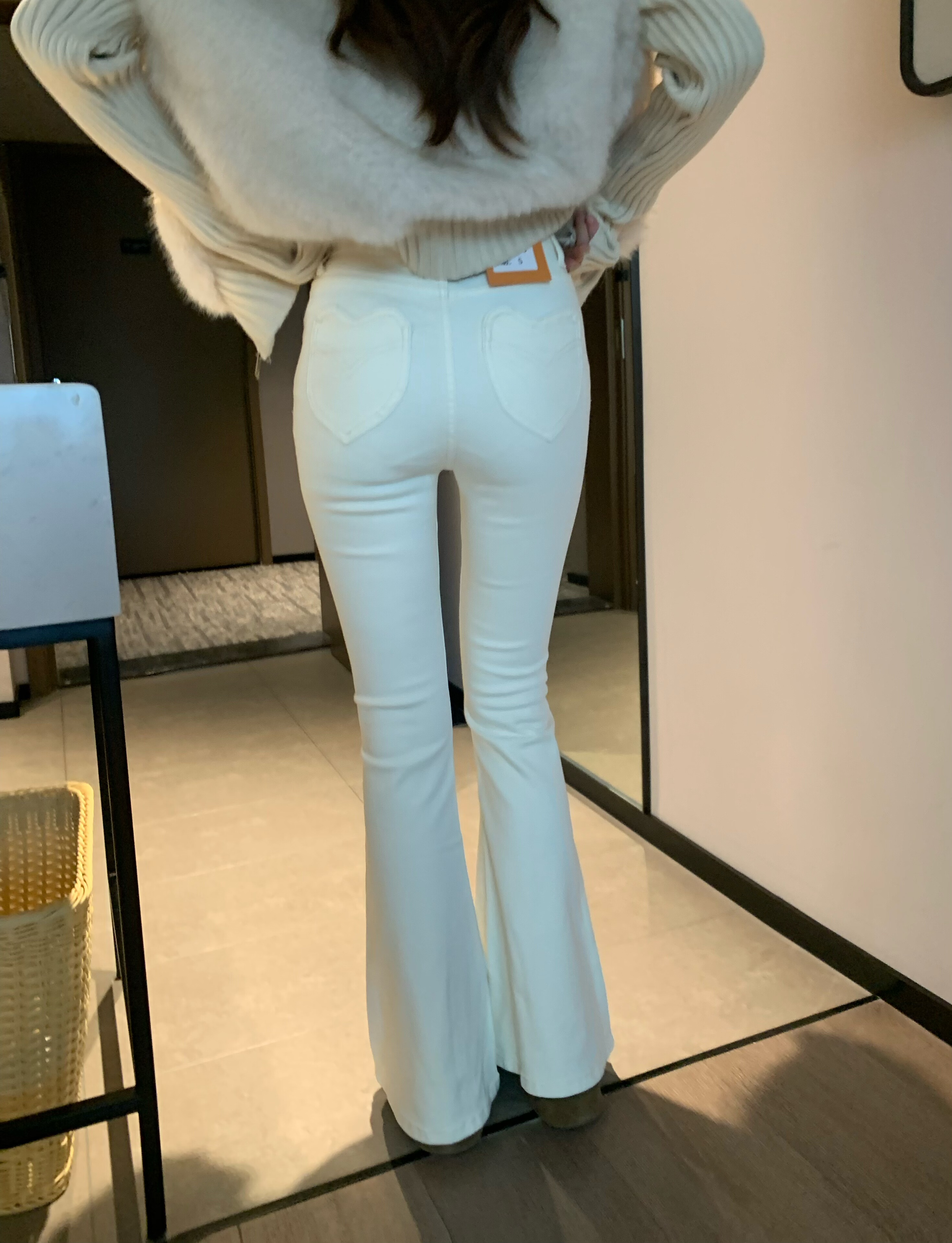 杏色爱心高腰微喇叭牛仔裤女弹力修身显瘦韩版提臀微喇叭拖地长裤