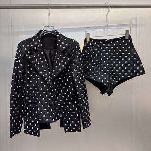 熙妍实拍2025秋季新款轻奢名媛宝石烫钻收腰西装+重工短裤套装女