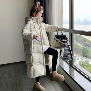 高级感白色排骨羽绒服女过膝25新款冬季超好看连帽面包白鸭绒外套