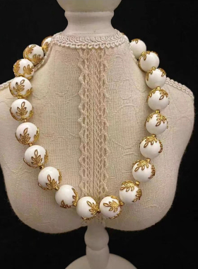 中古首饰Trifari 翠法丽皇冠标海报款白珠金叶项链长42cm  不退换