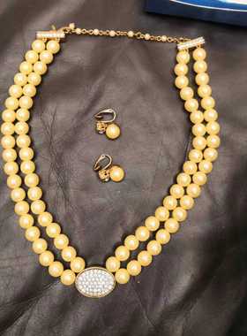 带原盒项链耳夹雅芳Avon套装