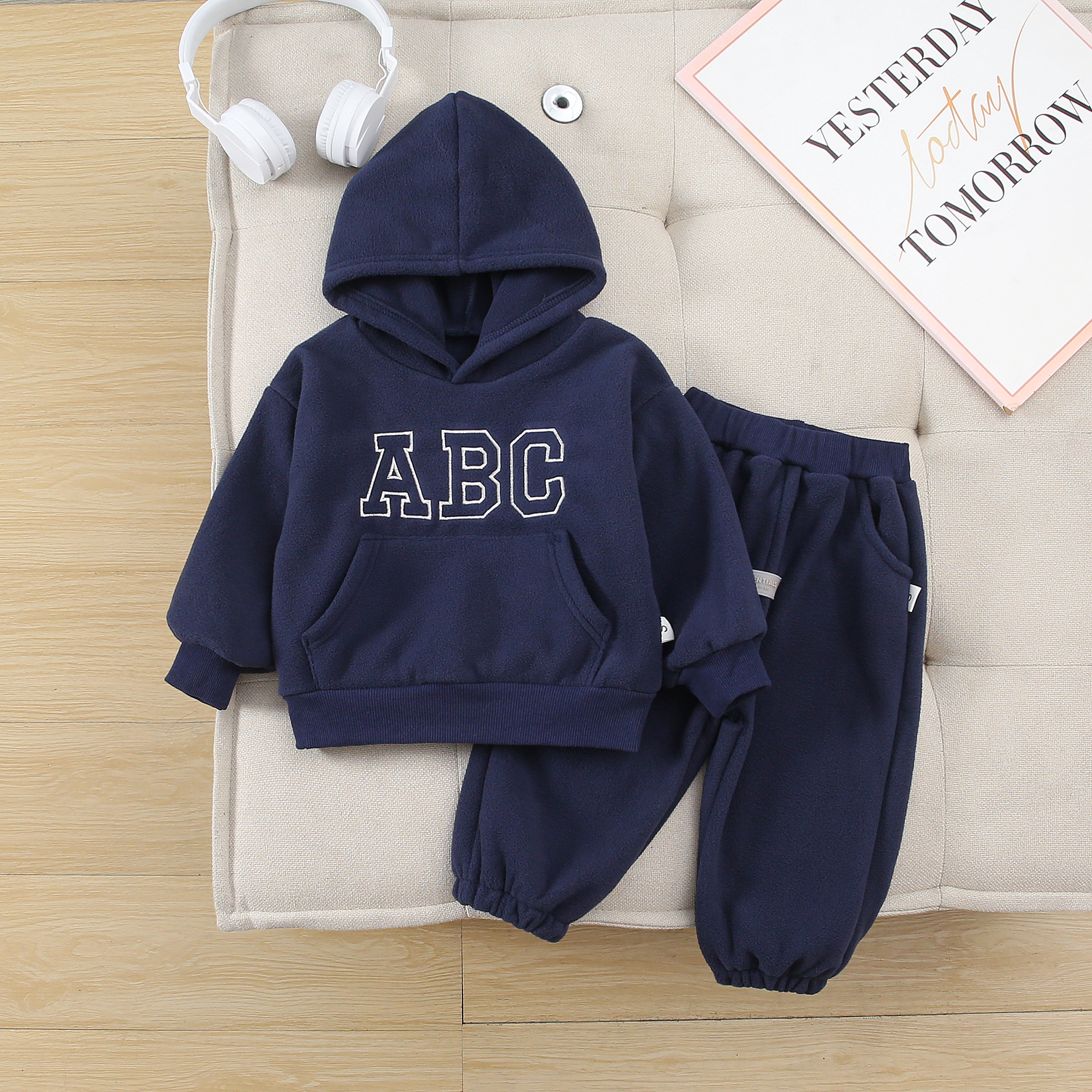 男童摇粒绒卫衣套装2025新款儿童秋冬加绒百搭外套小童运动两件套