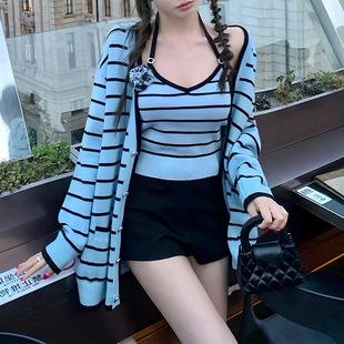 女春夏吊带外套 两色条纹小香针织开衫 挂脖背心 短裙裤 胸针套装