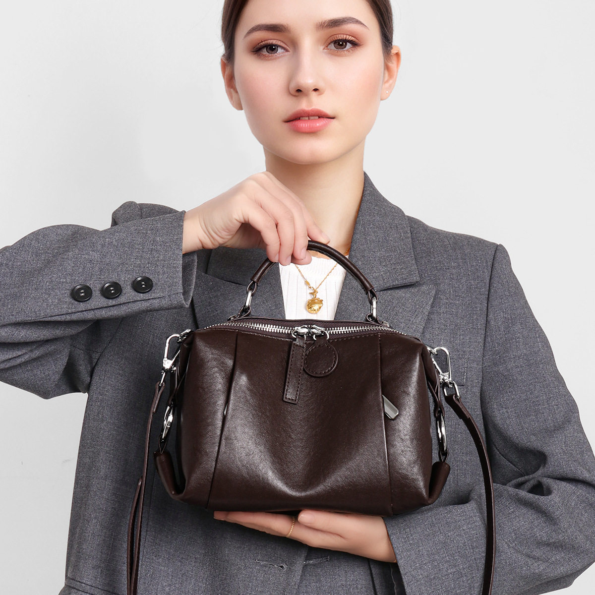 包包女2025新款单肩腋下包几何包女真皮枕头包头层牛皮斜挎通勤包