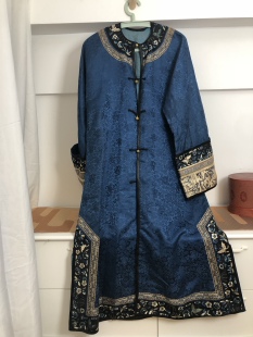 清代老绣服清汉女 全真丝 錾刻铜扣 亏出无退换 少见人物三蓝绣