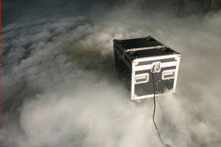 干冰机 舞台道具 地烟机 策马灯光音响设备租赁上海干冰机租赁