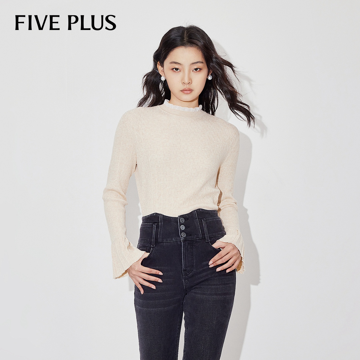 半高领长袖针织衫