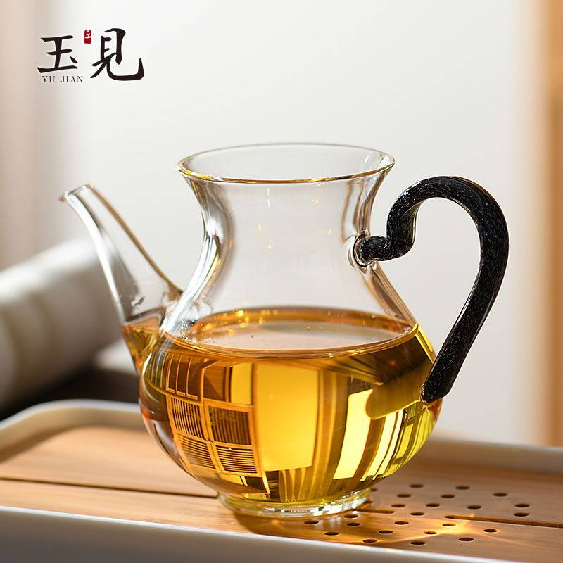 玉见隽雅公杯带把玻璃公道杯高鹏硅耐热玻璃杯带嘴茶海随手礼