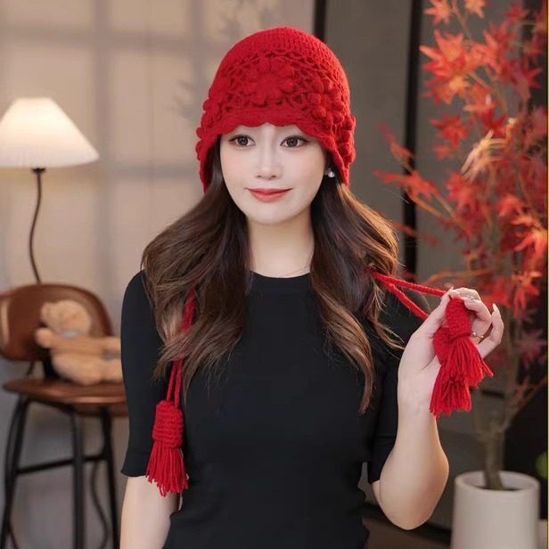 手工编织花朵辫子流苏针织帽子女秋冬防寒保暖护耳帽显脸小套头帽