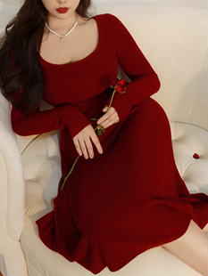 显瘦针织裙冬季 黑茉莉与甜酒 修身 独家定染红显白厚款 女 一见倾心