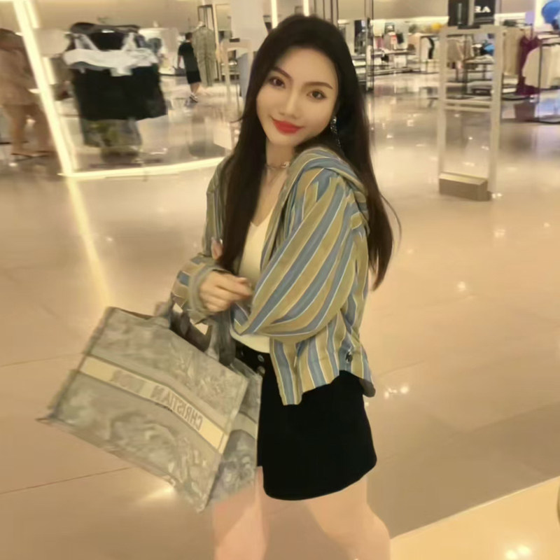2025新款条纹衬衫女港味复古chic小众别致连帽上衣防晒长袖女装
