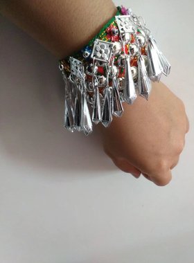云南新平花腰傣芝麻铃手链民族风护腕