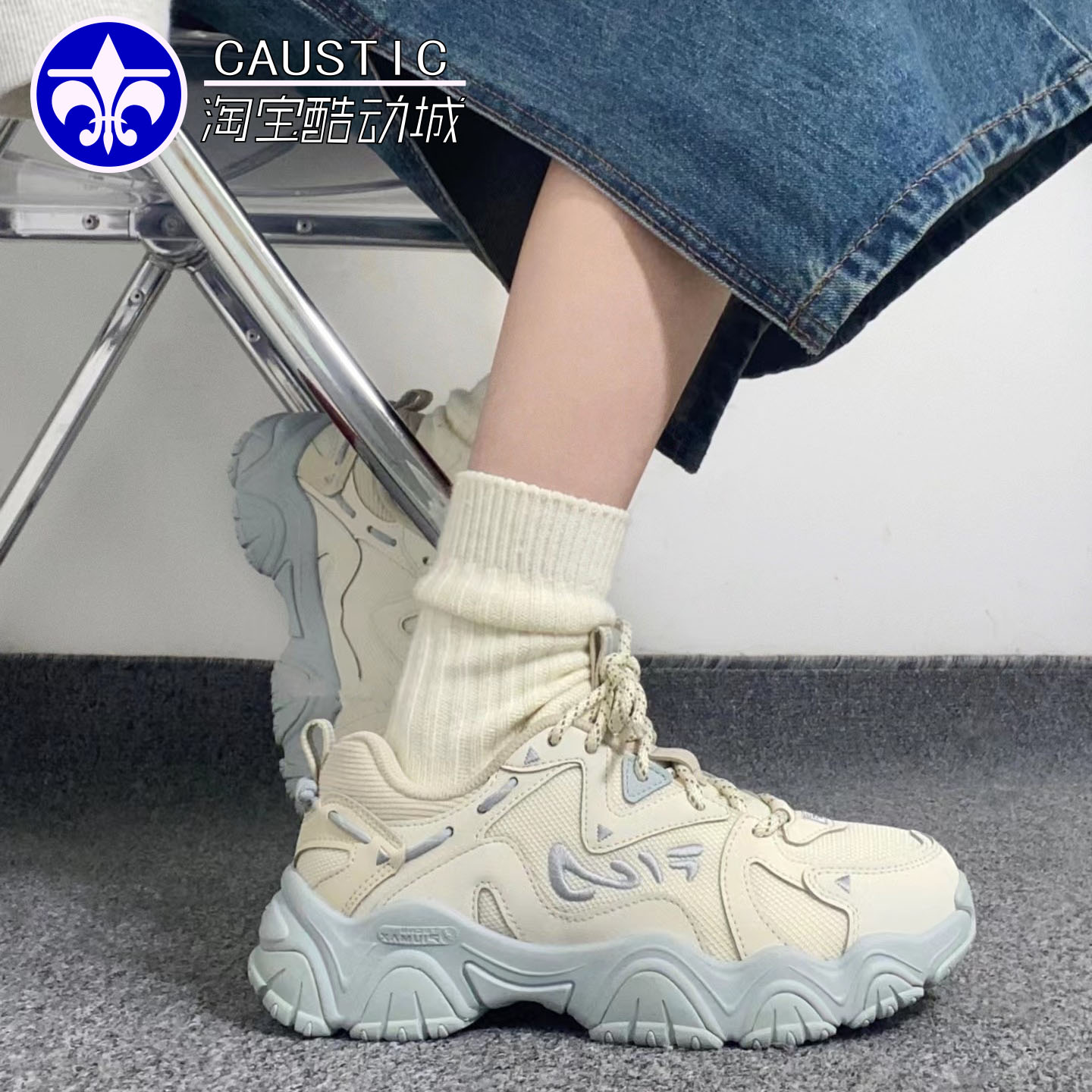 Fila运动休闲女系带猫爪猫爪鞋子