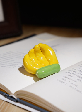 “吃个香蕉”手工陶瓷小摆件