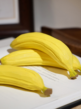 “香蕉”手工木雕小摆件