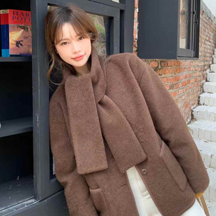 韩国东大门秋冬温柔风百搭圆领皮毛一体可爱减龄毛毛外套女配围巾