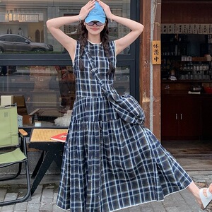 韩国东大门复古格纹圆领无袖背心连衣裙收腰a字裙气质长裙配包包