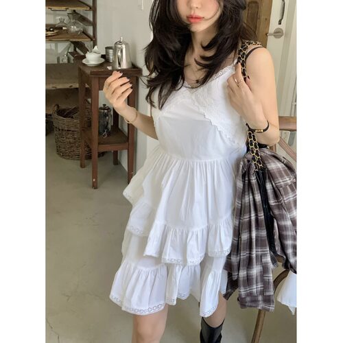 韩国东大门2026春季新款蕾丝拼接V领蛋糕吊带连衣裙女中长款裙子
