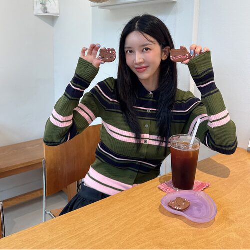 韩国小翻领撞色条纹针织开衫