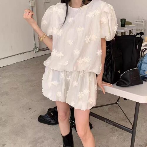 韩国立体花朵泡泡袖衬衫裤裙套装