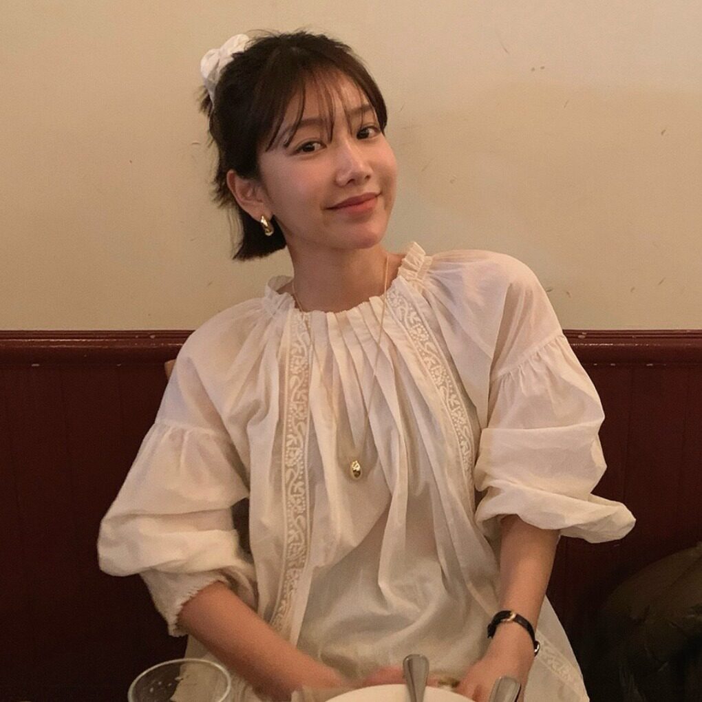 韩国甜美蕾丝刺绣宽松长袖衬衫