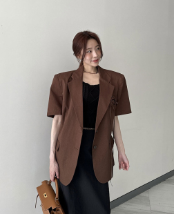 小西装 韩国东大门极简黑色高级感短袖 休闲宽松显瘦垫肩西服外套女