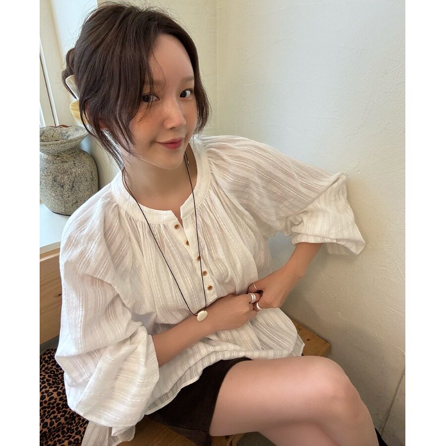 韩国简约圆领灯笼袖白色衬衫女