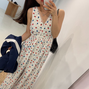 韩国东大门时尚百搭V领蕾丝花边小玫瑰收腰显瘦碎花连衣裙长裙