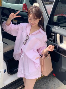 韩国东大门慵懒风翻领宽松休闲条纹衬衫女+拼色松紧腰短裤两件套
