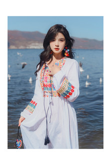 云南洱海旅游丽江民族风刺绣连衣裙异域风情草原沙漠旅拍长裙飘逸