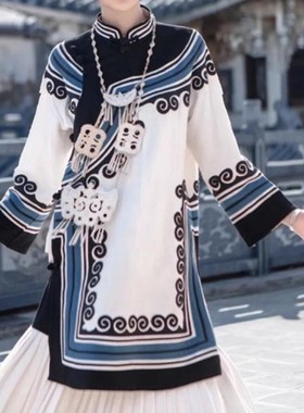 云南彝族服装彝女新款少数民族风刺绣舞蹈演出服凤凰古城裙子旅拍