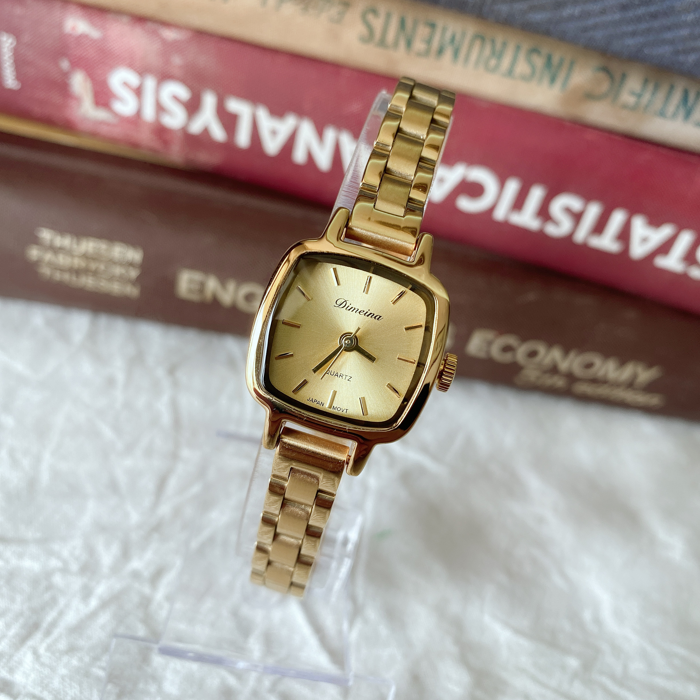 复古风方形真皮小金表