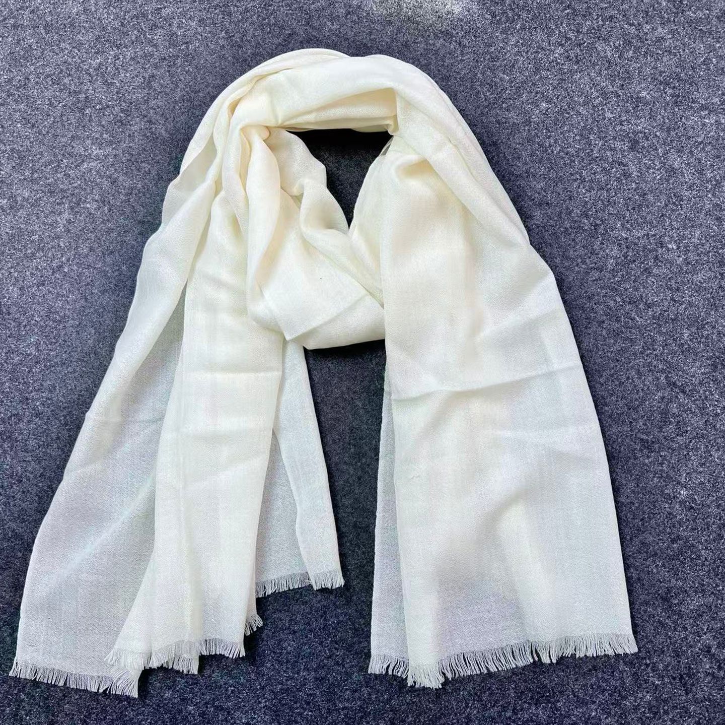 瑕疵特价100%羊毛避薄款大气简约70*190厘米保暖秋冬款女长围巾