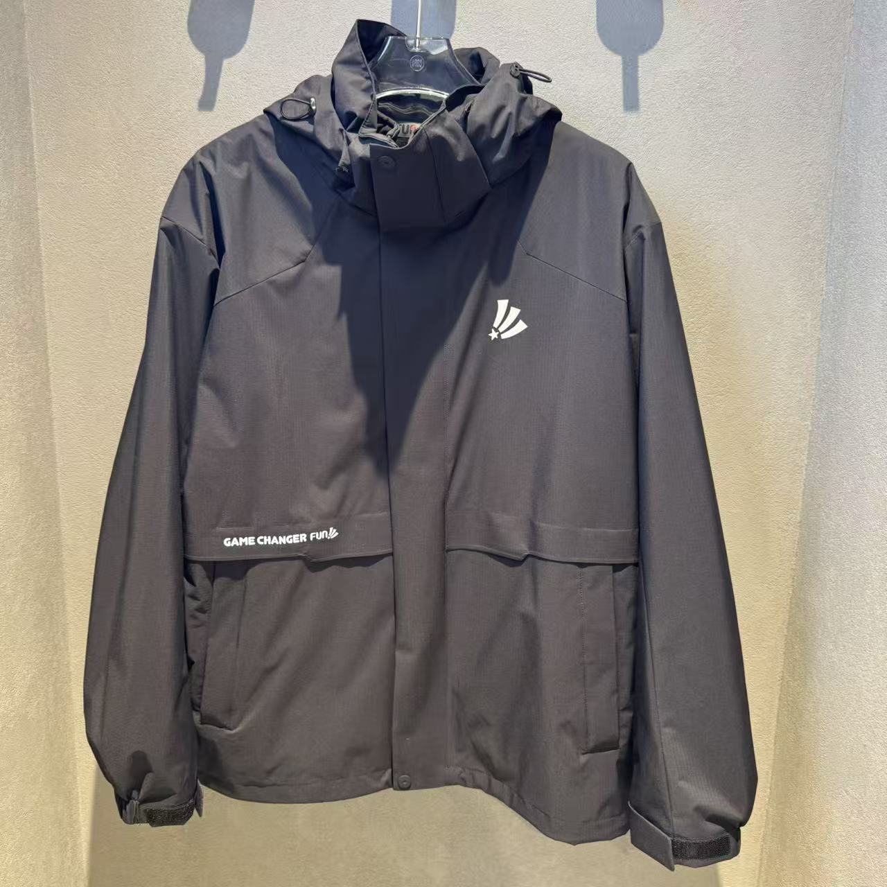 Fun街潮运动2025秋三合一款休闲宽松连帽冲锋衣外套FMW35402B