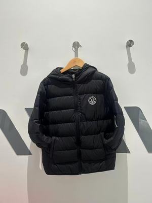 安德玛2025新款男女同款运动休闲保暖连帽轻薄羽绒服253306336